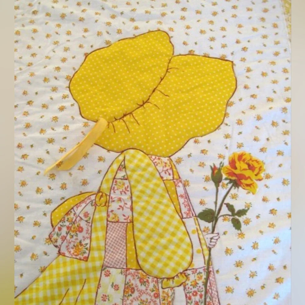 🌼Vintage 1970s Beautiful Yellow Floral Quilt Ruffle Bedspread Twin Holly Hobbie